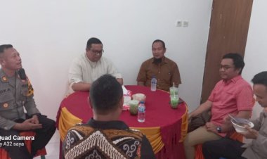 Wakapolres-Sikka-Gelar-Open-House-Natal,-Ciptakan-Suasana-Penuh-Kehangatan-dan-Kebersamaan
