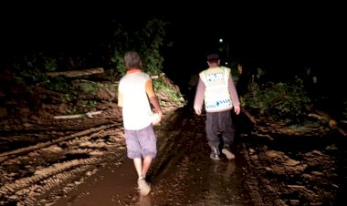 Tanah-Longsor-dan-Deker-Rusak-di-Talibura:-Aparat-Gabungan-Tanggap-Darurat,-Kendaraan-Berat-Dilarang-Melintas