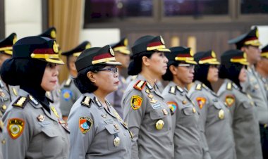 Kapolri-Pimpin-Upacara-Kenaikan-Pangkat-untuk-10.548-Perwira-Polri