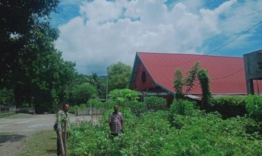 Wujudkan-Ketahanan-Pangan-:-Bhabinkamtibmas-Desa-Lela-Dampingi-Kelompok-Tani-Mandiri