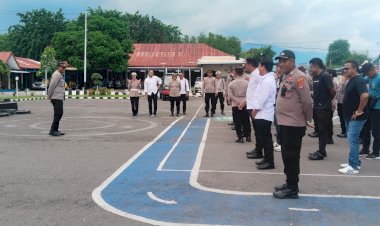 80-Personel-Polres-Sikka-Dikerahkan-untuk-Kawal-Aksi-Damai-Forum-Gerakan-Jaga-Tanah-Adat
