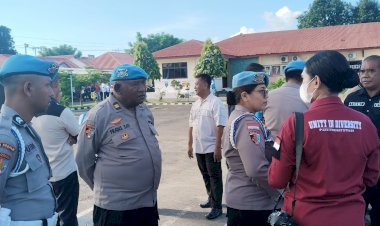 Tingkatkan-Kedisiplinan-dan-Kinerja-Personel-Polres-Sikka-Gelar-Apel-Fungsi