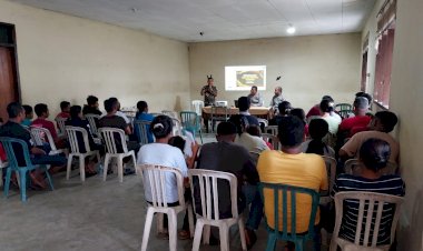 POLSEK-BOLA-LAKSANAKAN-KEGIATAN-SOSIALISASI-TENTANG-PENGHAPUSAN-(KDRT)-KEPADA-PESERTA--KATEKESE-PERSIAPAN-PERKAWINAN-SECARA-AGAMA-KATHOLIK.
