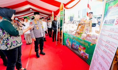 Kapolri-Hadiri-Bazar-Ramadan-Polri-Presisi-dan-Baksos-di-Surabaya