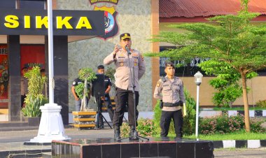 Kapolres-Sikka-Pimpin-Apel-Pagi,-Tegaskan-Disiplin-dan-Pentingnya-Pengembangan-Diri
