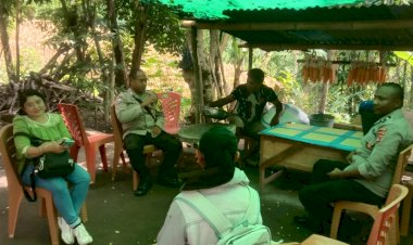 Bhabinkamtibmas-Desa-Takaplager-Koordinasi-Jelang-Panen-Jagung-Poktan-Po’ing-Bekat,-Bupati-Sikka-Dijadwalkan-Hadir