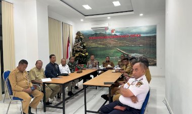 Wakapolres-Sikka-Ikuti-Rapat-Koordinasi-Pengendalian-Inflasi-dan-Sosialisasi-Sekolah-Unggulan-Garuda-Bersama-Forkopimda