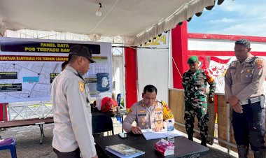 Kapolres-Sikka-Tinjau-Langsung-Pos-Pengamanan-Paskah,-Pastikan-Pelayanan-Prima-untuk-Masyarakat