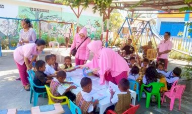 Pondok-Baca-Kampung-Kabor-Maumere,-Berkolaborasi-Bersama-Yayasan-Kemala-Bhayangkari-Sikka-Membangun-Literasi--Dan-KarakterAnak.