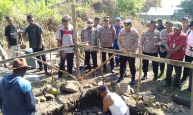 KAPOLRES-SIKKA-MELAKUKAN-KUNJUNGAN-KERJA-DAN-PELETAKAN-BATU-PERTAMA-PEMBANGUNAN-RUMDIS-POLSUBSEKTOR-PALUE
