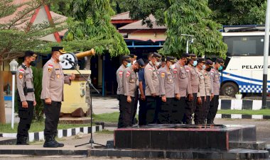Polri-Untuk-Masyarakat--:Polres-Sikka-Siagakan-Personel-Amankan-Pesta-Sambut-Baru-Di-Keuskupan-Maumere