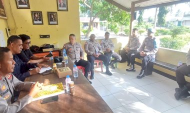 POLRI-UNTUK-MASYARAKAT-:-GIAT-SOSIALISASI-DAN-KONSELING--PERSONIL-DALAM-RANGKA-MEMINALISIR-PELANGGARAN-YANG-DI-LAKUKAN-OLEH-ANGGOTA-POLRI-OLEH--HUMAS-DAN-PROPAM-POLRES-SIKKA-SERTA-SOSIALISASI-PENGGUNAAN-MEDSOS