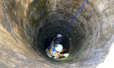 Polda-NTT-Beri-Bantuan-Dinamo-Air-dan-Perbaiki-Sumur-Demi-Penuhi-Kebutuhan-Air-Bersih-Pengungsi-Posko-Konga