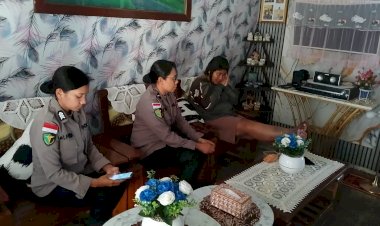 Peduli-Kesehatan-Personel,-Sidokkes-Polres-Sikka-Lakukan-Home-Visit-terhadap-Dua-Anggota-yang-Sakit