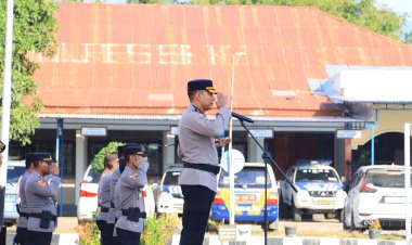 Apel-Jam-Pimpinan:-Kapolres-Sikka-Serukan-Profesionalisme-dan-Hindari-Pelanggaran