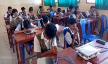 Polri-Untuk-Masyarakat-:-Polres-Sikka-Monitoring-Kegiatan-Penyaluran-Program-Makan-Bergizi-Gratis-(MBG)-Di-wilayah-Kab.-Sikka