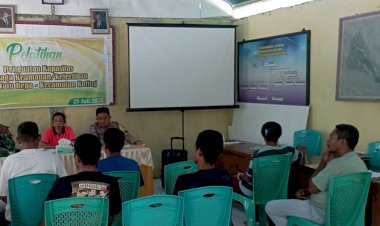 Polri-Untuk-Masyarakat-:-Bhabinkamtibmas-Polsek-Nelle-Polres-Sikka-Laksanakan-Kegiatan-Pelatihan-&-Sosialisasi-keamanan-Ketertiban-Linmas-Desa-Warurepa,-Kec.Koting,Kab.Sikka-Tahun-Anggaran-2025.