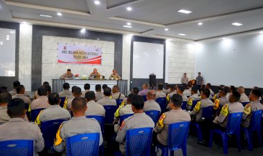 KAPOLRES-SIKKA-TATAP-MUKA-BERSAMA-BHABINKAMTIBMAS:-WUJUDKAN-KEPEMIMPINAN-YANG-DEKAT,-MENDENGAR-DAN-BIJAKSANA