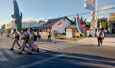 Personil-Sat-Lantas-Polres-Sikka-Polda-NTT-Laksanakan-Pengaturan-Lalu-Lintas-(Strong-Point-Pagi)