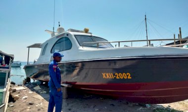 Poliarud-Sikka-:-Kamtibmas-Perairan-Aman,-Laksanakan-Harwat-Kapal-KP.-Bidadari-dan-KP.-Bhabinkamtibmas