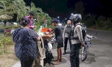 “Cegah-Gangguan-Kamtibmas-di-Malam-Hari-Polres-Sikka-Gelar-Patroli-Perintis-Presisi”
