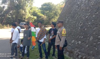 Ciptakan-Lingkungan-Aman,-Polsek-Jajaran-Polres-Sikka-Rutin-Gelar-Patroli-dan-Sambang