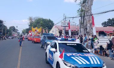 Ribuan-Warga-Padati-Karnaval-Beket-Wa’in,-Polres-Sikka-All-Out-Jaga-Keamanan-dan-Kelancaran-Kegiatan