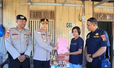 Wujud-Apresiasi-dan-Dukungan:-Kapolres-Sikka-Polda-NTT-Kunjungi-Orang-Tua-Anggota-Paskibraka-Nasional