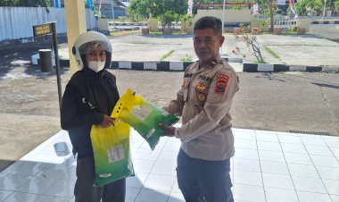 Polres-Sikka-Bersinergi-dengan-Bulog,-Stabilkan-Harga-Pangan-Lewat-Operasi-Pasar-Murah”
