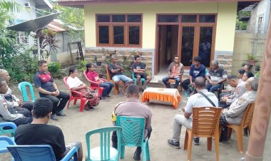 Polres-Sikka-Polda-NTT-Gelar-Jumat-Curhat,-Warga-Sampaikan-Aspirasi-dan-Keluhan-Langsung-ke-Polisi