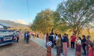 POLSEK-KEWAPANTE-POLRES-SIKKA-POLDA-NTT-LAKSANAKAN-PENGAMANAN-KIRAB-SALIB-NUSRA-YOUTH-DAY-OLEH-OMK-PAROKI-REINHA-ROSARIO-KEWAPANTE-MAUMERE