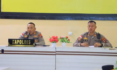Evaluasi-Kinerja-dan-Kamtibmas,-Polres-Sikka-Polda-NTT-Laksanakan-Anev-Mingguan