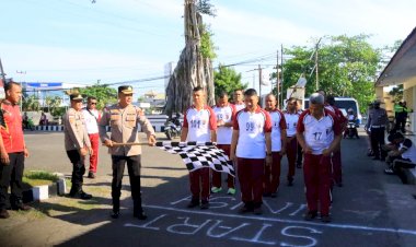 “Uji-Fisik-dan-Mental,-Polres-Sikka-Polda-NTT-Gelar-Bela-Diri-dan-Kesamaptaan-Jasmani-2025”