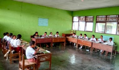 “Pastikan-Tepat-Sasaran,-Polsek-Kewapante-Polres-Sikka-Monitor-Program-Makan-Bergizi-Gratis-di-Kecamatan-Kangae”