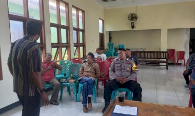 “Bhabinkamtibmas-dan-Lurah-Nangalimang-Sikka-Bahas-Program-Koperasi-Merah-Putih-untuk-Kesejahteraan-Masyarakat”