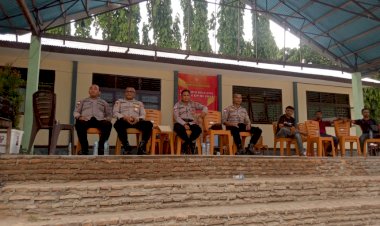 Aksi-Seru-di-Lapangan-SMAN-1-Maumere,-Polsek-Alok--Polres-Sikka-Polda-NTT-Siaga-Amankan-Turnamen-Voli-SMA-Sikka
