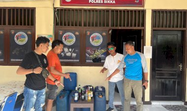 Operasi-Tegas-Satresnarkoba-Polres-Sikka-Polda-NTT:-315-Liter-Arak-dan-Vodka-Ilegal-Diamankan”