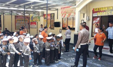 Pocil-TK-Sang-Timur-Maumere-Ceria-Kenali-Dunia-Polisi-di-Polres-Sikka-Polda-NTT