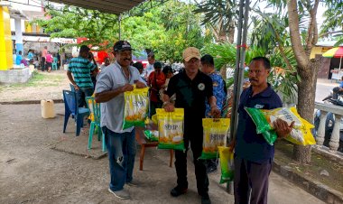 Polres-Sikka-Polda-NTT-Kawal-dan-Monitoring-Pasar-Murah,-Minyak-Tanah-&-Sembako-Aman-ke-Tangan-Warga