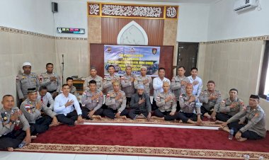 “Dari-Musholla-Al-Hikmah,-Doa-Polairud-Sikka-Mengalir-untuk-Korban-Bencana-di-Nusantara”