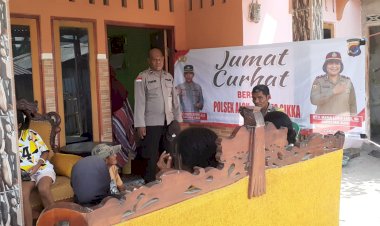 Polsek-Alok-Polres-Sikka-Tingkatkan-Pelayanan-Lewat-Jum’at-Curhat,-Bhabinkamtibmas-Kabor-Perkuat-Kamtibmas-Jelang-Nataru