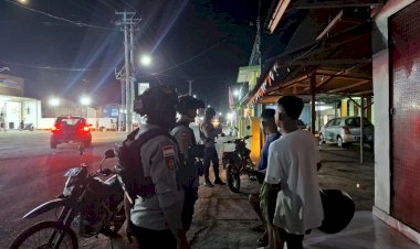 Patroli-Perintis-Presisi-Samapta-Polres-Sikka-Polda-NTT-Jaga-Kamtibmas-Malam-Hari-Tetap-Kondusif