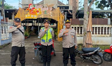 Awali-2026-dengan-Rasa-Aman,-Polres-Sikka-Polda-NTT-Kawal-Ketat-Ibadah-Tahun-Baru-di-Puluhan-Gereja