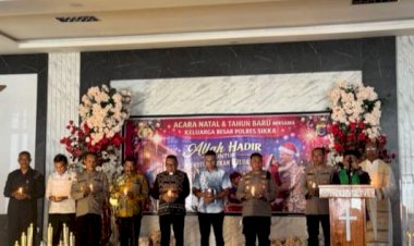 “Maknai-Natal-dan-Tahun-Baru-dalam-Kebersamaan,-Polres-Sikka-Polda-NTT-Teguhkan-Nilai-Keluarga-dan-Pengabdian”