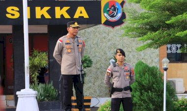 Nama-Baik-Institusi-Dijaga,-Kapolres-Sikka-Serukan-Disiplin-dan-Kepekaan-Pelayanan-Dalam-Apel-Jam-Pimpinan