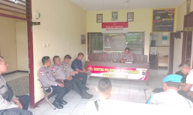 “Jarimu-Harimaumu”,-Kapolsek-Nelle-Tekankan-Etika-Medsos-dan-Disiplin-Personel-Dalam-Anev-Mingguan