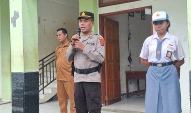 Apel-Bendera-Berujung-Edukasi,-Kasat-Binmas-Polres-Sikka-Polda-NTT-Gaungkan-Sekolah-Bebas-Bullying