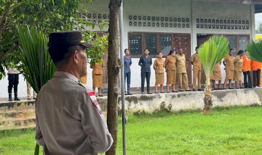 “Polres-Sikka-Polda-NTT-Edukasi-Pelajar-SMKS-Tawa-Tana,-Bijak-Bermedsos-dan-Tolak-Bullying”