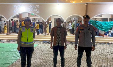 Dari-Kota-hingga-Pelosok,-Polres-Sikka-Polda-NTT-Hadir-Mengawal-Sholat-Tarawih-dan-Witir-Ramadhan-1447-H