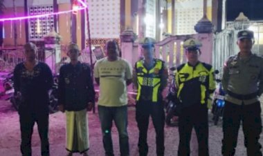 Tenang-Beribadah,-Aman-Terjaga:-Pengamanan-Tarawih-Polres-Sikka-Polda-NTT-Tuai-Apresiasi